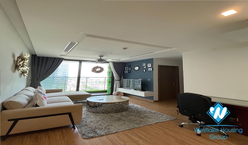 Two bedroom apartment for rent at M1 Vinhome Metropolis, Ba Dinh.Ha Noi.